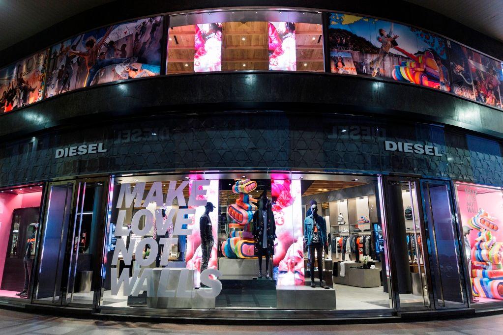 ディーゼル DIESEL  ラウンドファスナー 長財布 ブランド DロゴX09015　P0685　T8013ブラック　wallet-01