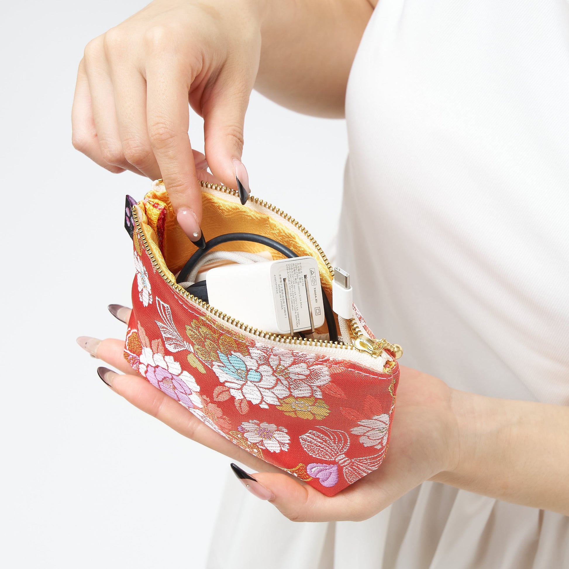 【バッグに美しく収まる黄金比】ヴィンテージ金襴 エッセンシャルポーチ M