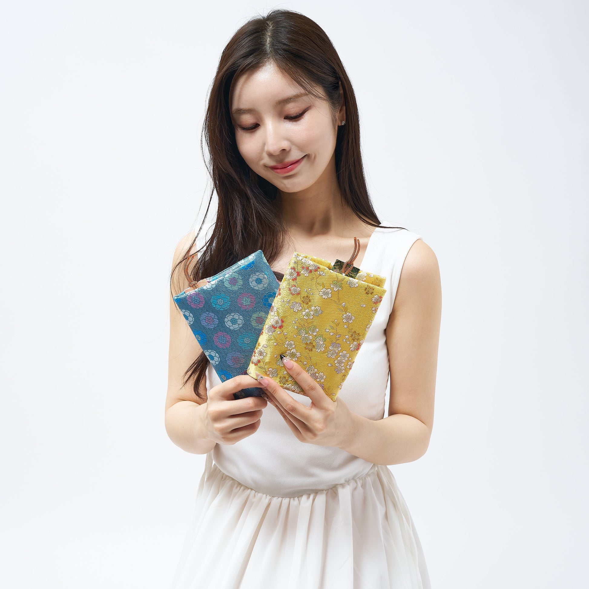 【ヴィンテージ金襴】ものがたり装いカバー（ブックカバー・しおり付） 世界に一つの織言葉で包む、あなただけの聖域