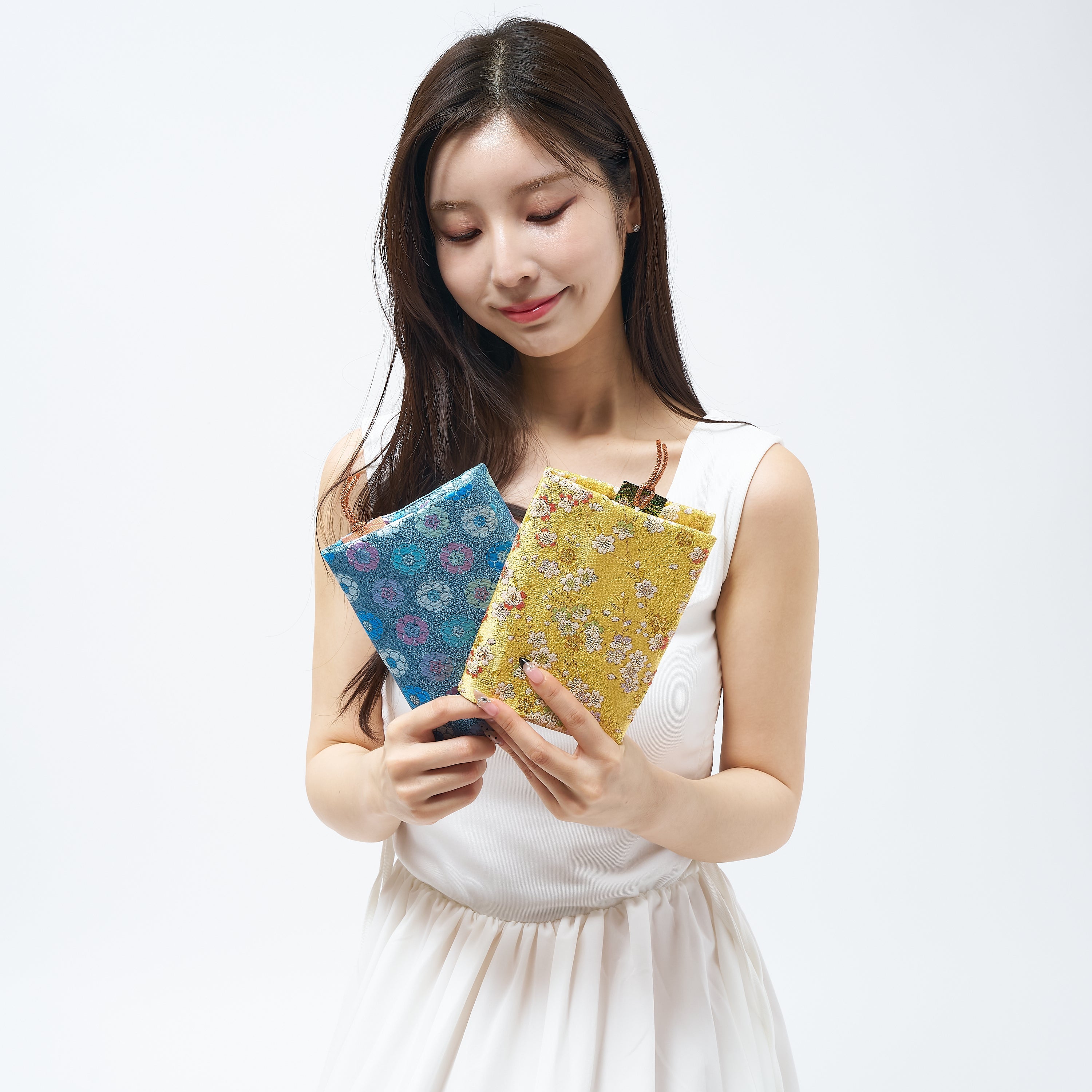 【ヴィンテージ金襴】ものがたり装いカバー（ブックカバー・しおり付） 世界に一つの織言葉で包む、あなただけの聖域