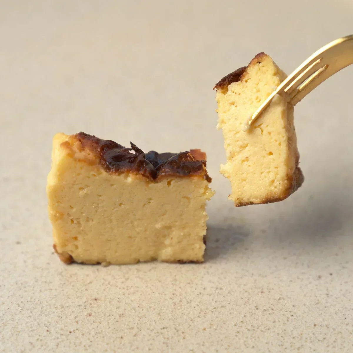 【Spedizione e confezione per la Festa del Papà incluse】Torta basca al formaggio intera, 9,3g di carboidrati per torta intera