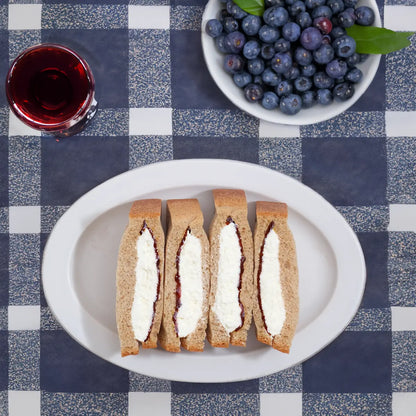 Sandwich alla panna con marmellata di mirtilli senza zucchero. Carboidrati 4,0 g/pz.