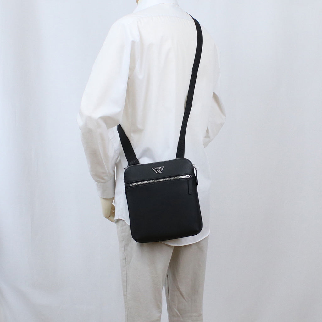 エンポリオアルマーニ EMPORIO ARMANI  斜め掛け ショルダーバッグ ブランドY4M185　Y138E　81072BLACK ブラック bag-01
