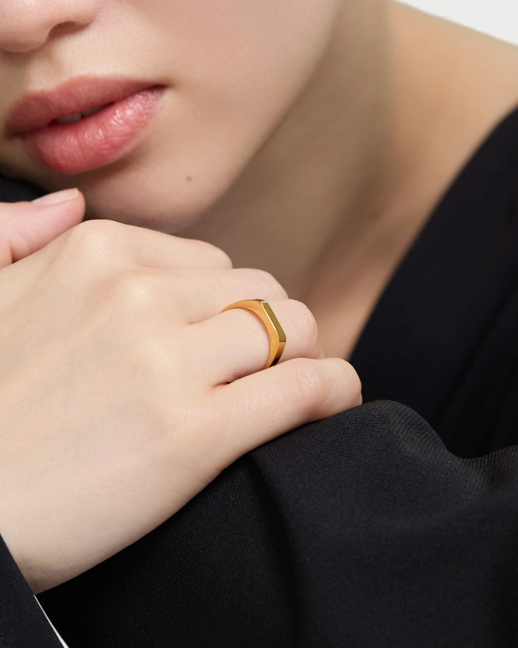 Anello piatto