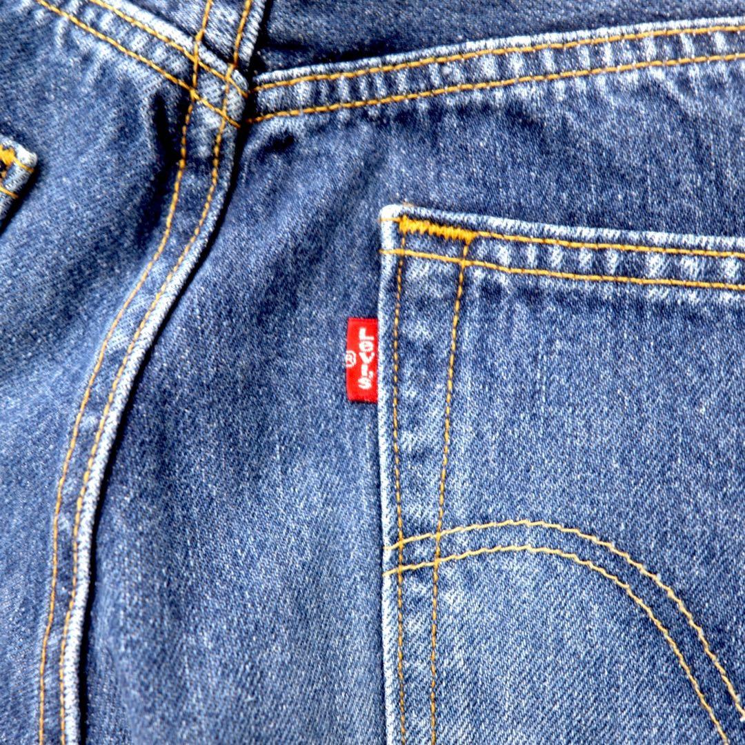 Levi's anni '90 501 jeans regular dritti taglia L blu, con numero 647 sul retro del bottone, small "e", etichetta di carta, orlo con cucitura singola, made in Messico.