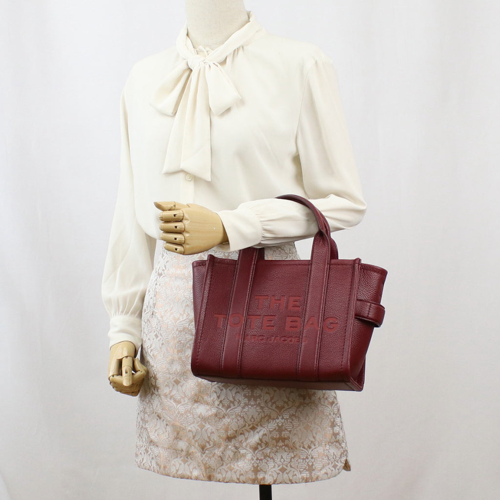 マーク・ジェイコブス MARC JACOBS MINI TRAVELER TOTE トートバッグ　ブランドH009L01SP21　602CHERRY ボルドー系　bag-01