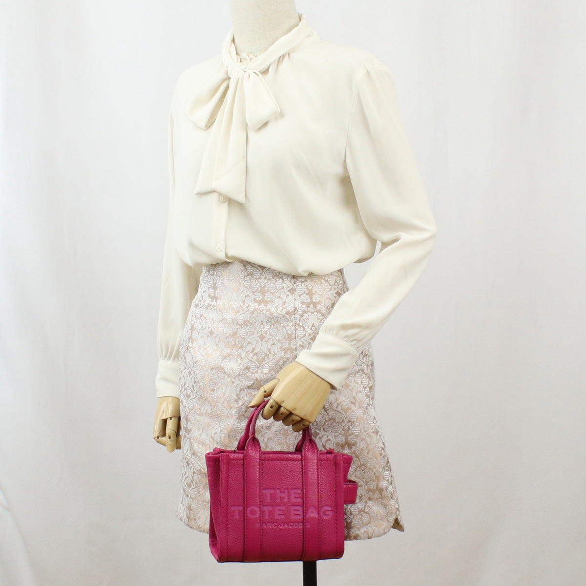 マーク・ジェイコブス MARC JACOBS THE MICRO TOTE トートバッグ　ブランドH053L01RE22　955LIPSTICK ピンク系　bag-01