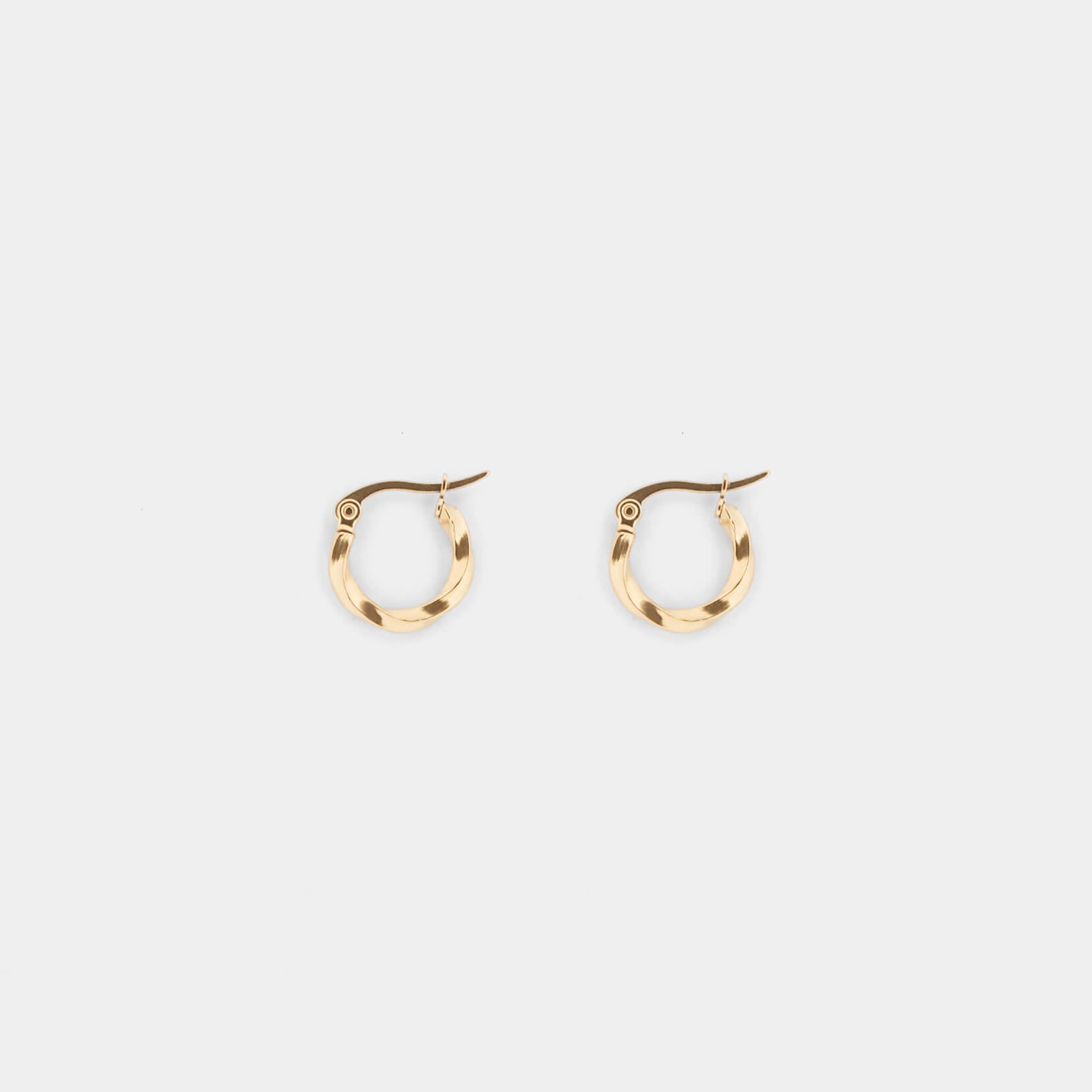 ツイストフープピアス
