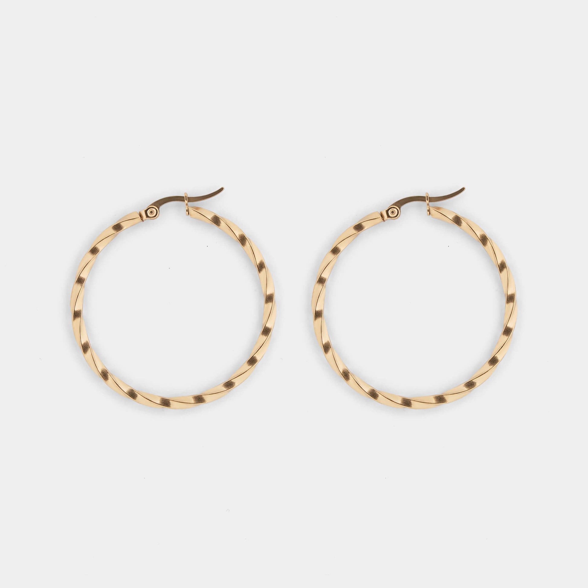 ツイストフープピアス